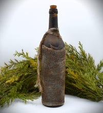 Load image into Gallery viewer, George Washington Straight Rye Whiskey Bottle, 1797, Antique Distressed Style Reproduction Whiskey Wine Bottle Centerpiece
