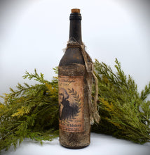 Load image into Gallery viewer, George Washington Straight Rye Whiskey Bottle, 1797, Antique Distressed Style Reproduction Whiskey Wine Bottle Centerpiece