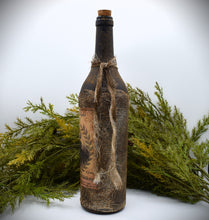 Load image into Gallery viewer, George Washington Straight Rye Whiskey Bottle, 1797, Antique Distressed Style Reproduction Whiskey Wine Bottle Centerpiece