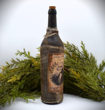 Load image into Gallery viewer, George Washington Straight Rye Whiskey Bottle, 1797, Antique Distressed Style Reproduction Whiskey Wine Bottle Centerpiece