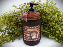 Load image into Gallery viewer, Hand Soap Dispenser, Grubby Mason Jar with Soap Pump, Country Farmhouse Bathroom Soap Dispenser, Country Home Decor